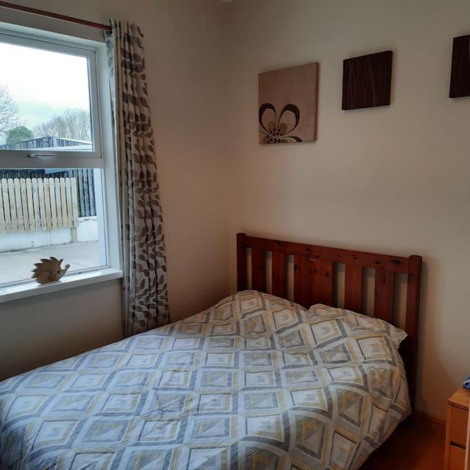 Cheerful Three Bedroom Country Cottage Ballina  Exterior foto